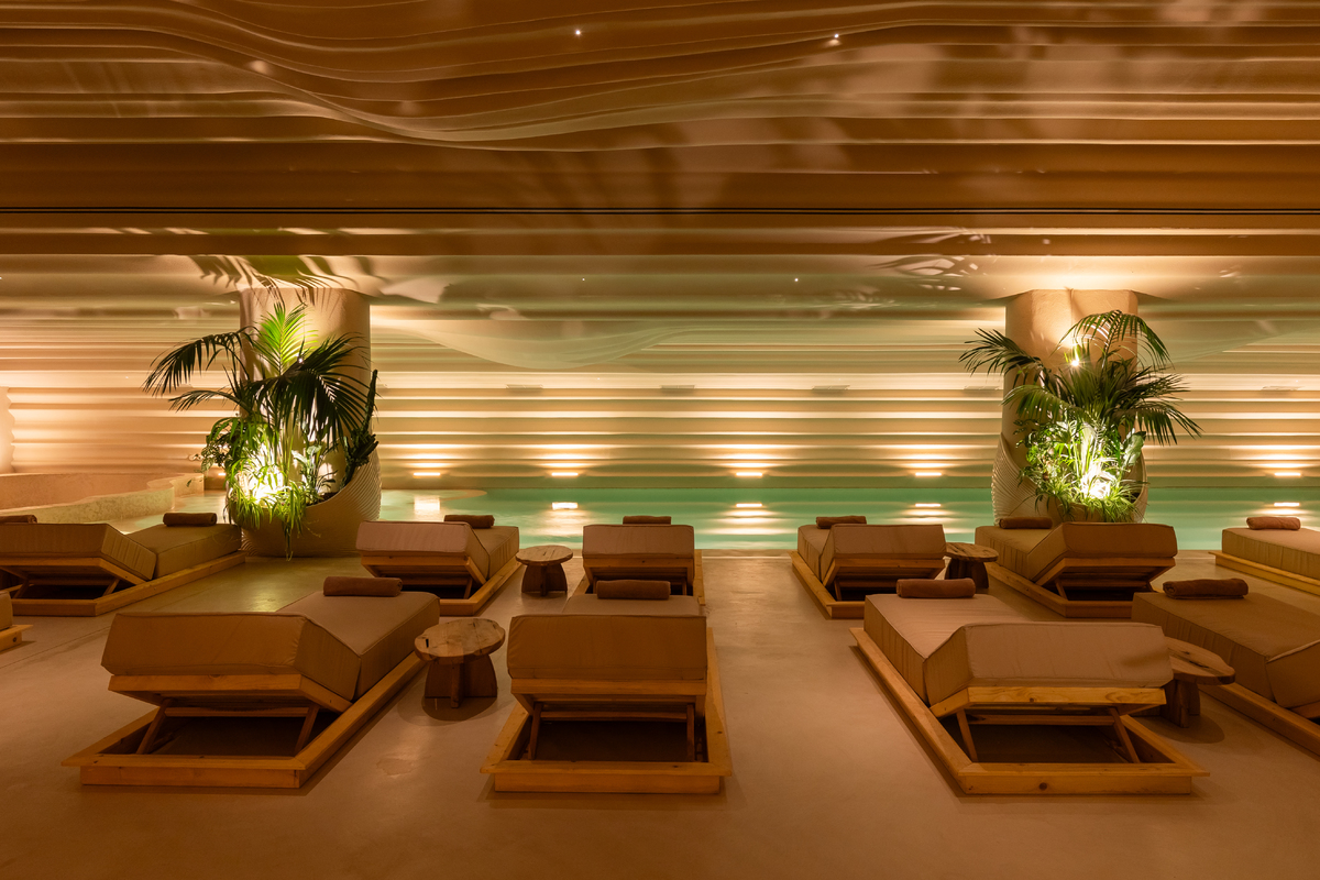 Epidamn White Sensation — Golem, Tirane