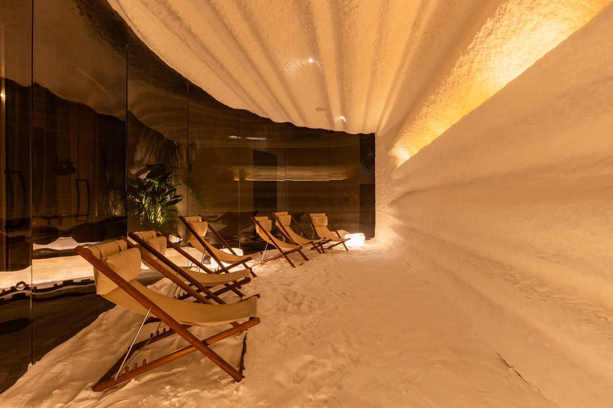 Epidamn White Sensation — Golem, Tirane