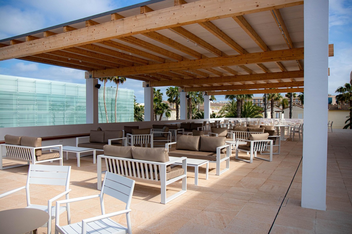 Apartamentos Estival Park — La Pineda, Catalonia
