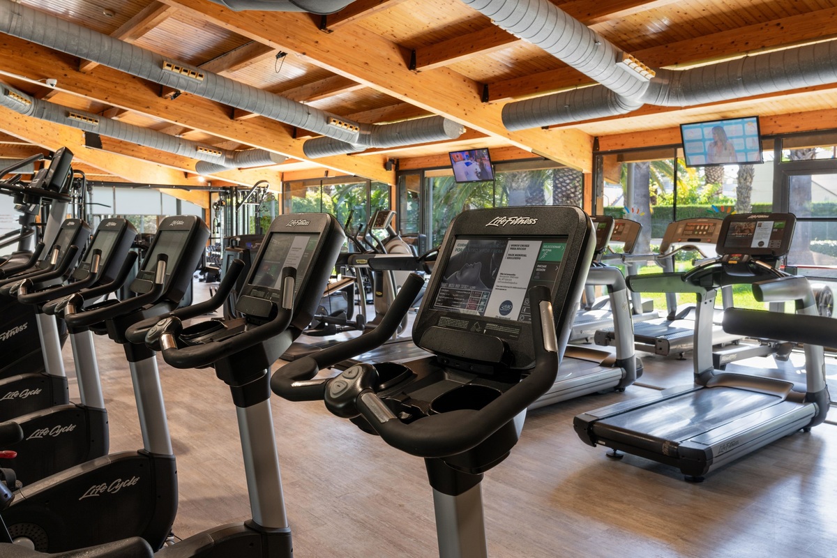 Apartamentos Estival Park — La Pineda, Catalonia
