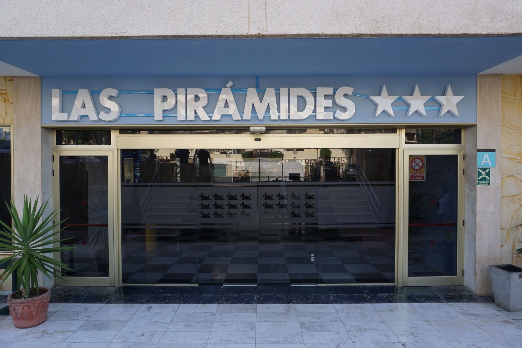 Las Piramides Resort — Playa de las Americas, Canary Islands