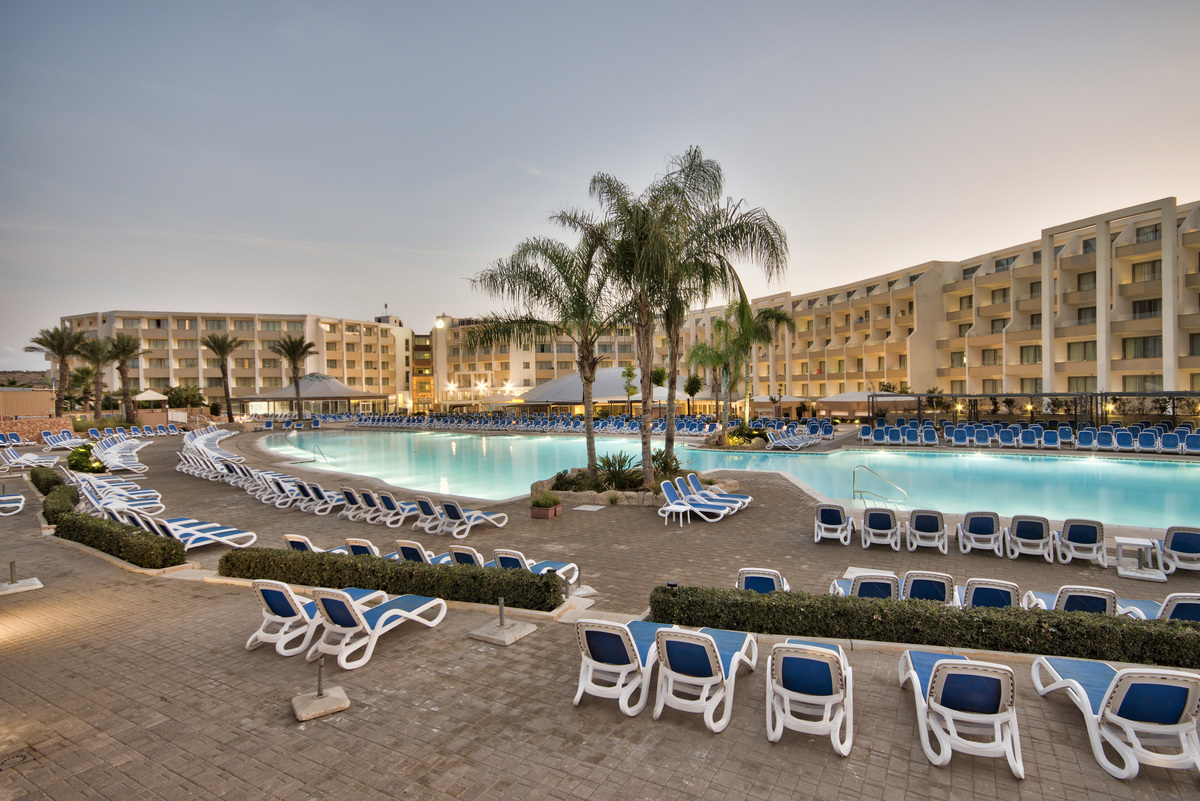 db Seabank Resort + Spa — Mellieha, wyspa Malta