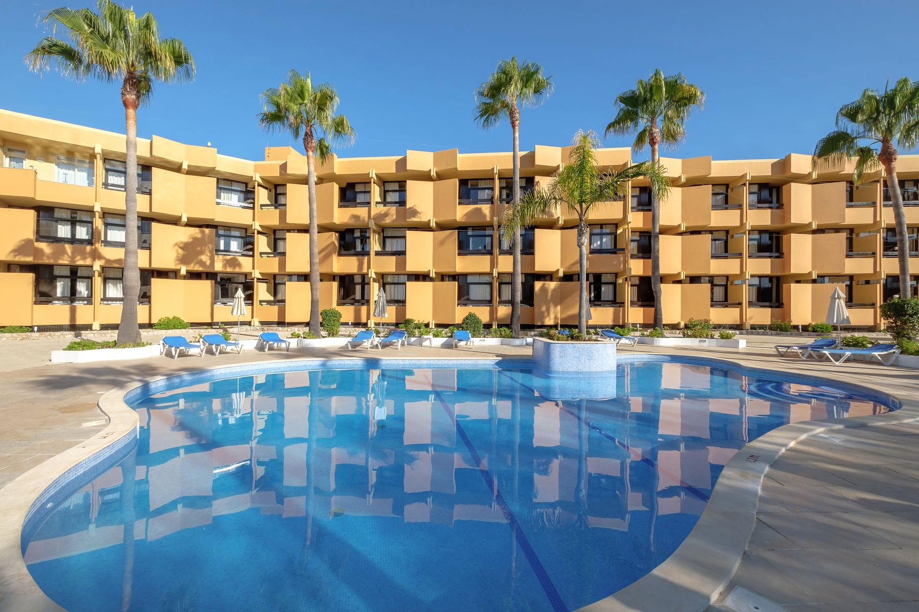 Auramar Beach Resort image