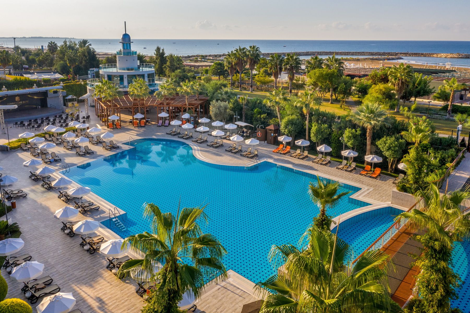 Commodore Elite Suites & Spa Hotel